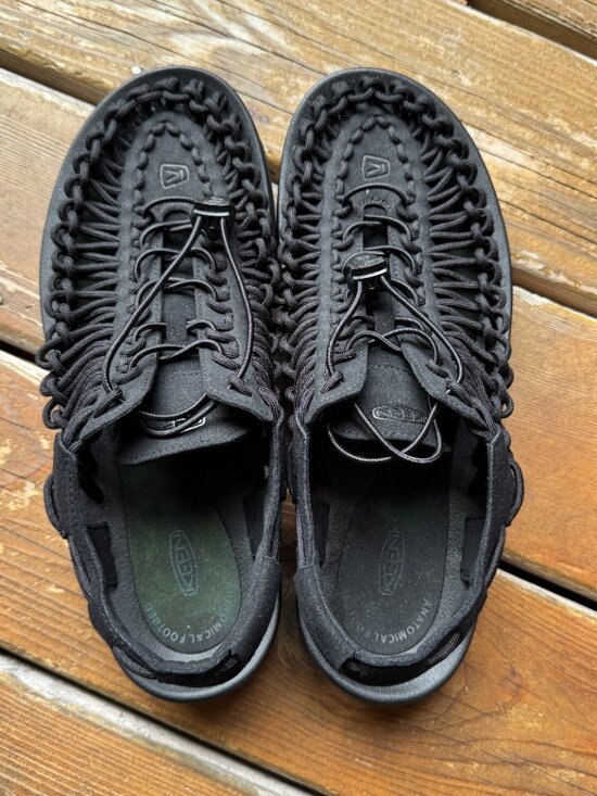 NWOT KEEN Uneek Black Sandals in Unisex Sizing Men\'s 11/Women\'s 12.5 main image 8